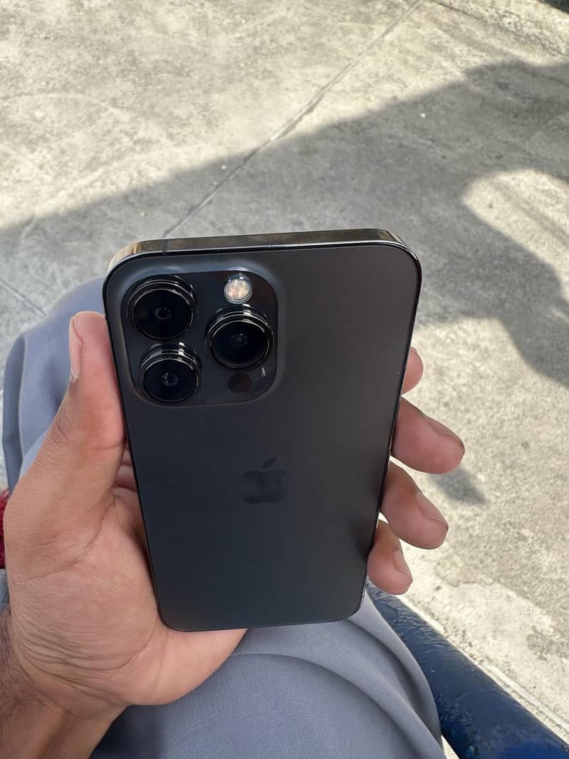 Apple iPhone 13 Pro 2