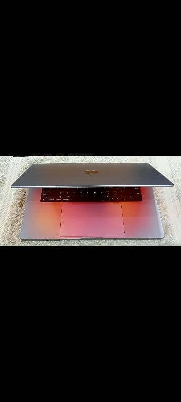 MacBook M2 Pro 2023 16GB 512GB 16" Display MNW83LL/A With Box 10