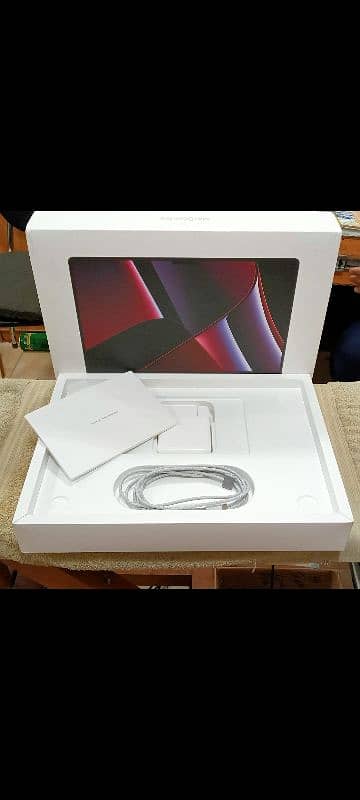 MacBook M2 Pro 2023 16GB 512GB 16" Display MNW83LL/A With Box 16