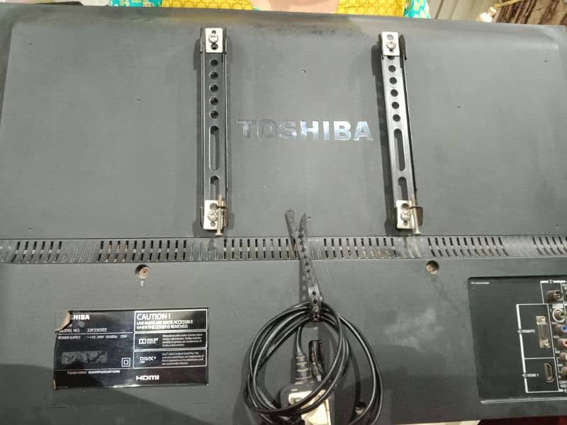 TOSHIBA SIMPLE 32 INCHES LED 3