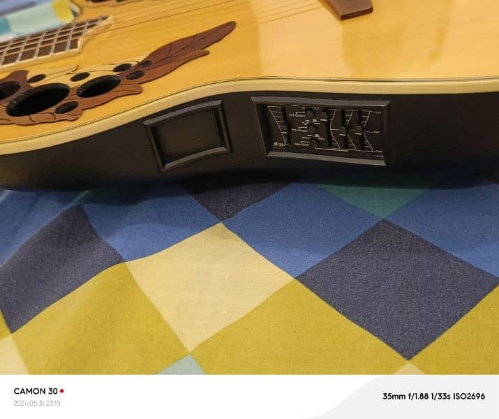 Ovation CC 257 celebrity deluxe acoustic/electric 9
