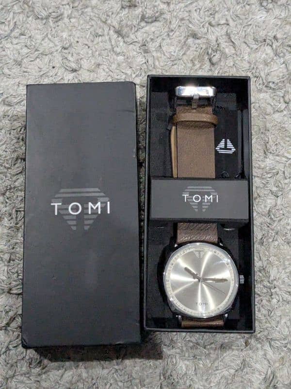 Tomy watch T044 1