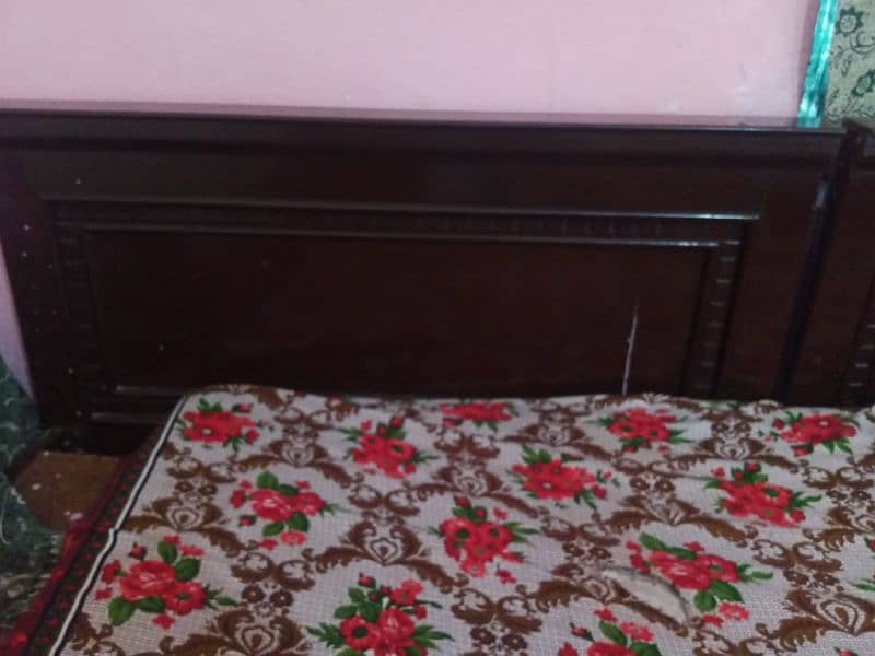 2 single Bed only 4