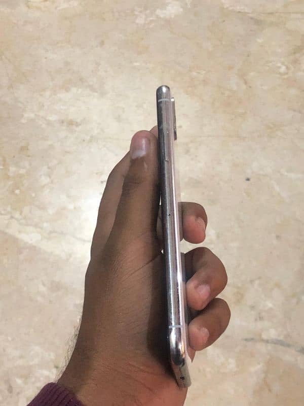 iPhone x 64gb pta 4