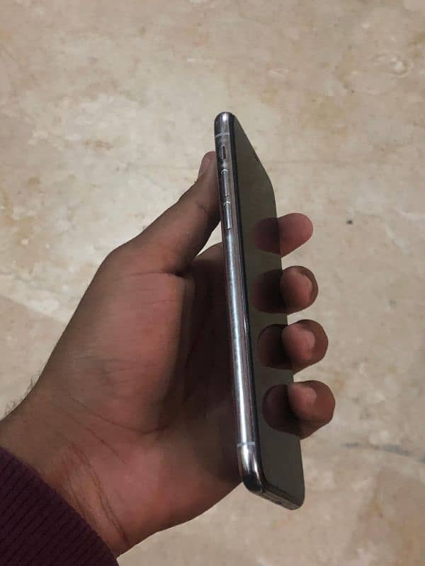 iPhone x 64gb pta 5