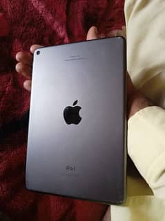 Ipad mini 5 . . 64 gb  good condition. glass little broken