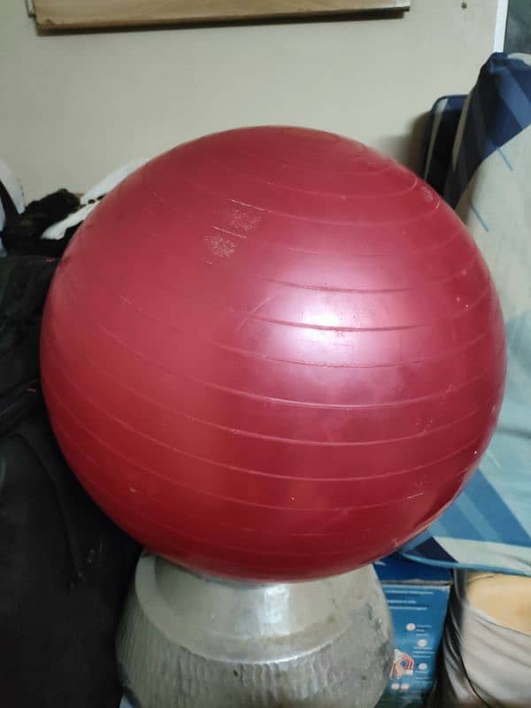 gym ball 0