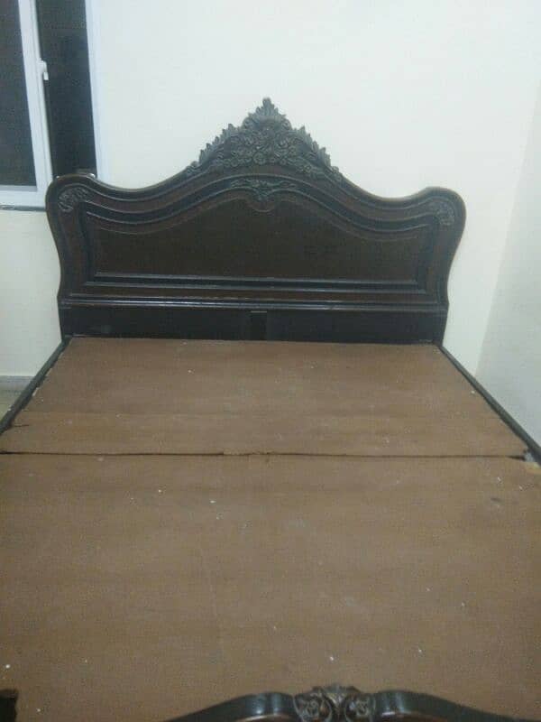 wooden bed 1