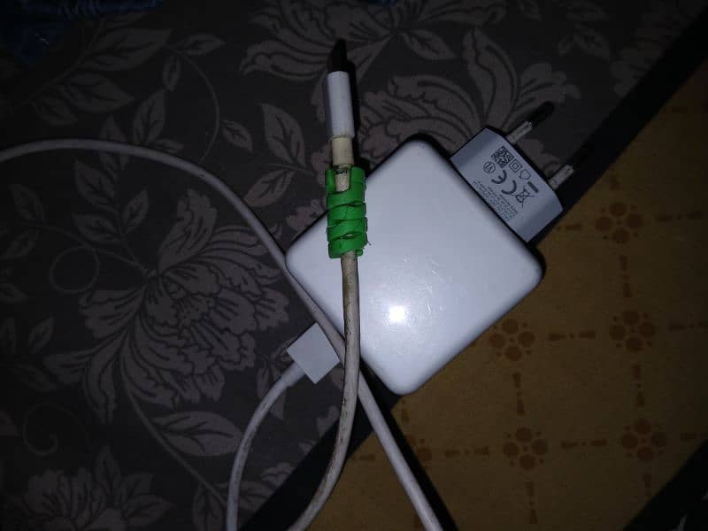 Oppo orginal box pulled charger with cable 0