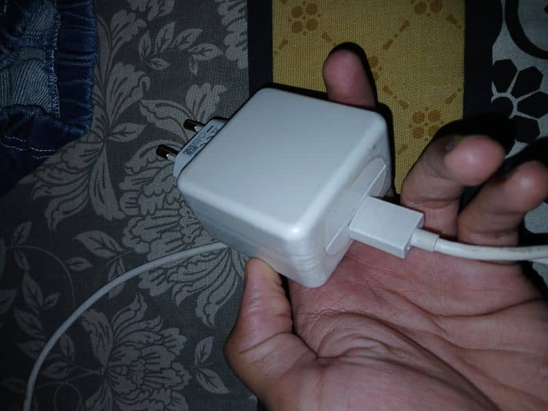 Oppo orginal box pulled charger with cable 2