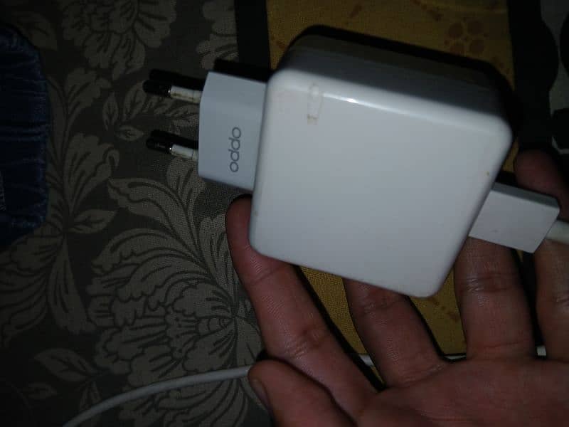 Oppo orginal box pulled charger with cable 3