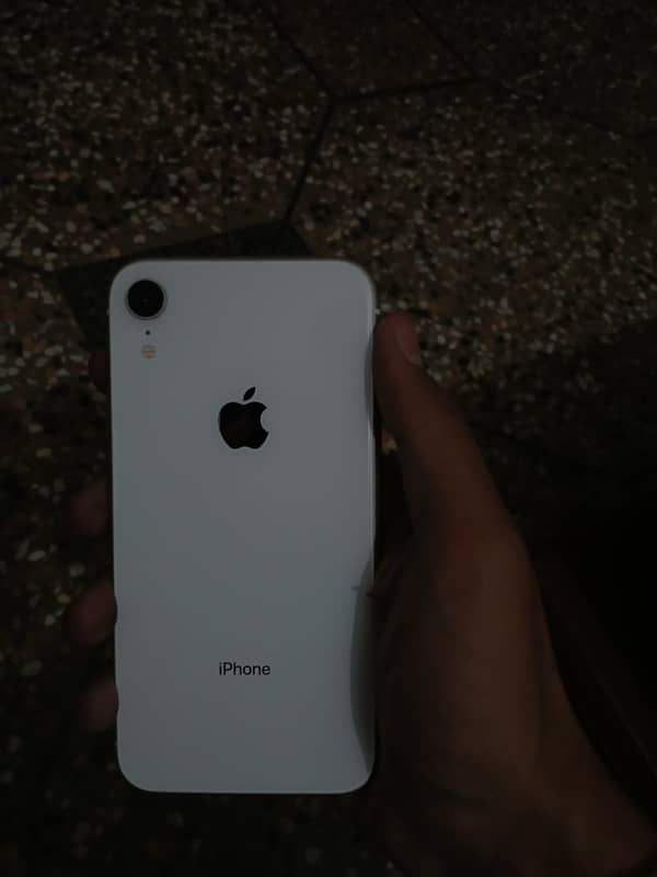 IPHONE XR. 0