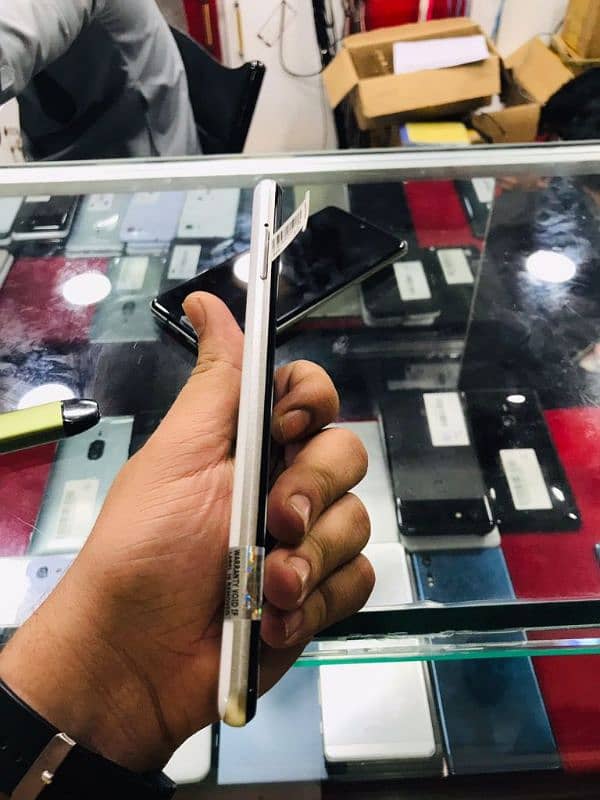 Sharp Aquos R2 | 4GB/64GB |Snapdragon 845 | Wholesale Price Available 7