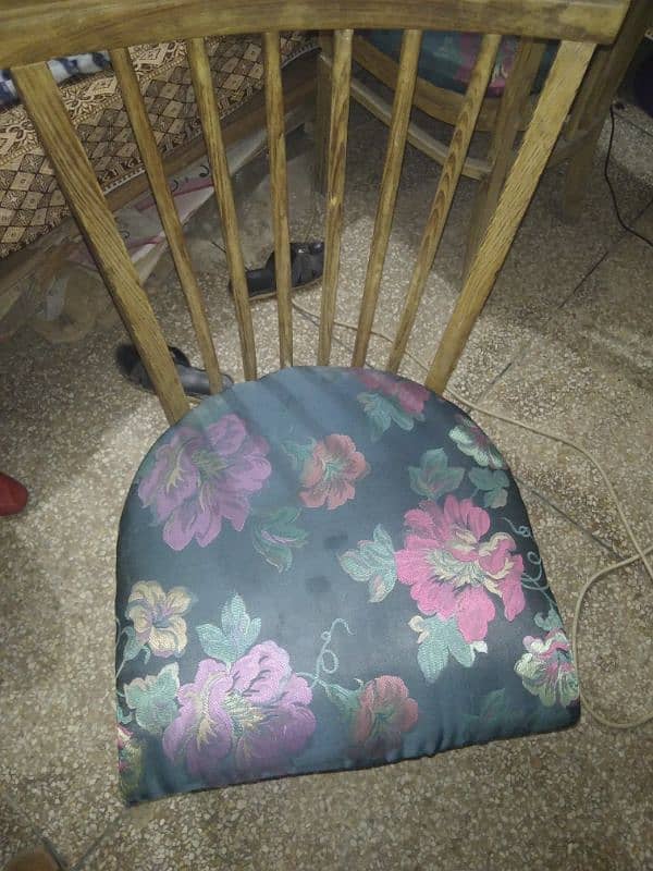 Used 5 Dining Chairs 9