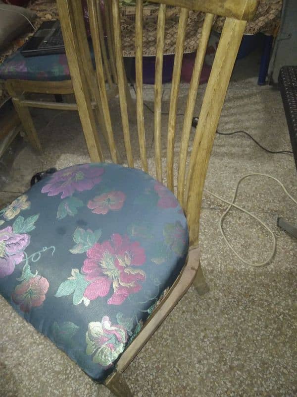 Used 5 Dining Chairs 10