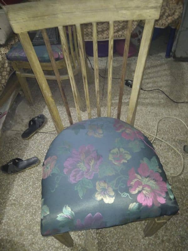 Used 5 Dining Chairs 11