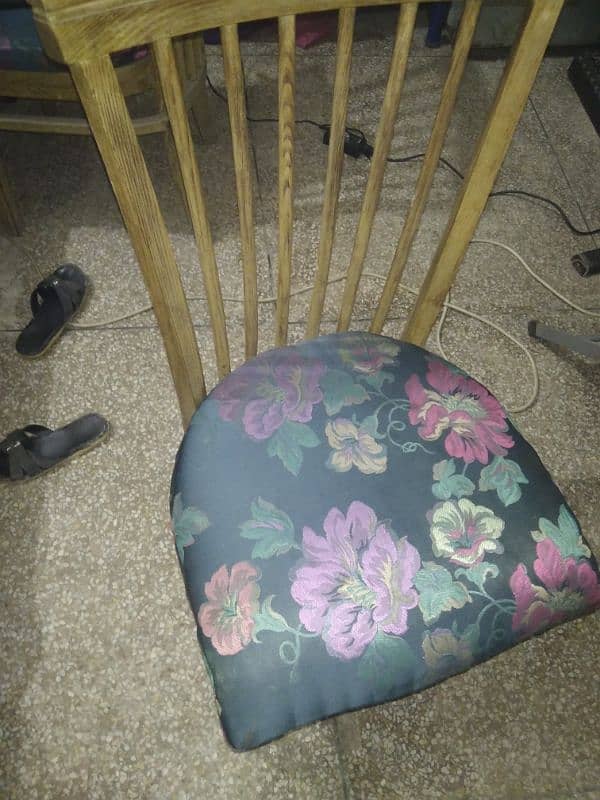 Used 5 Dining Chairs 13