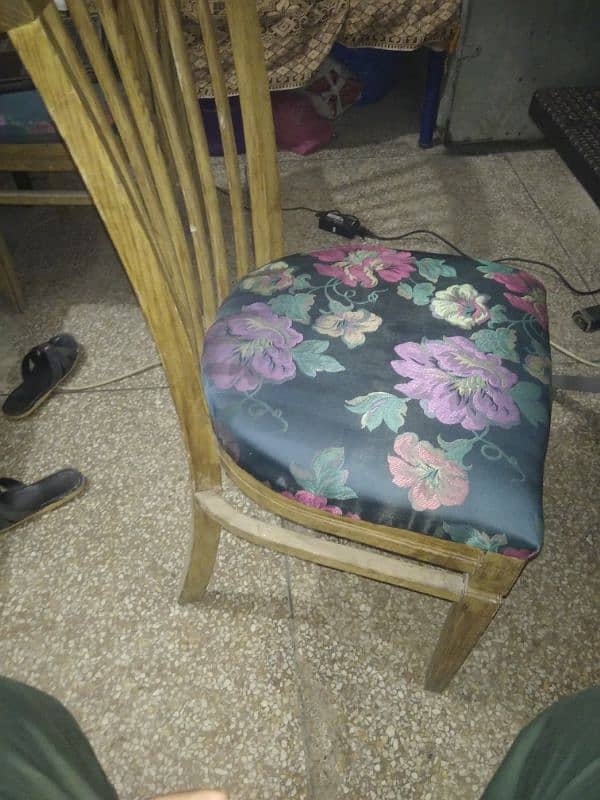 Used 5 Dining Chairs 15