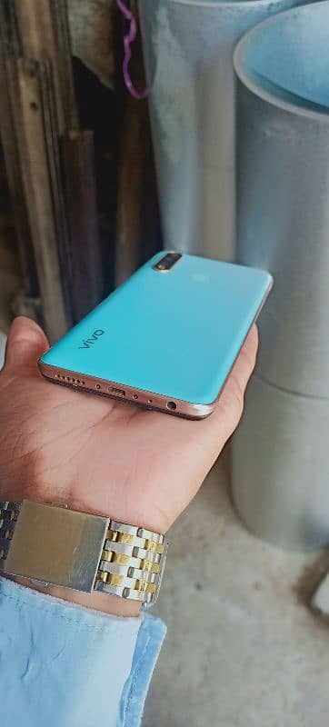 vivo Y19 with box charger 5000mah battery urgent sell 3