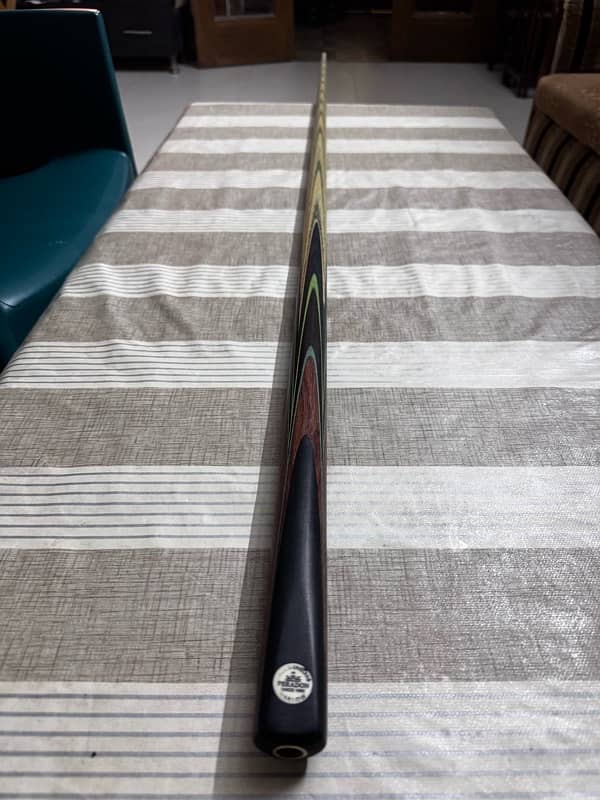 Peradon Harlow Cue 2