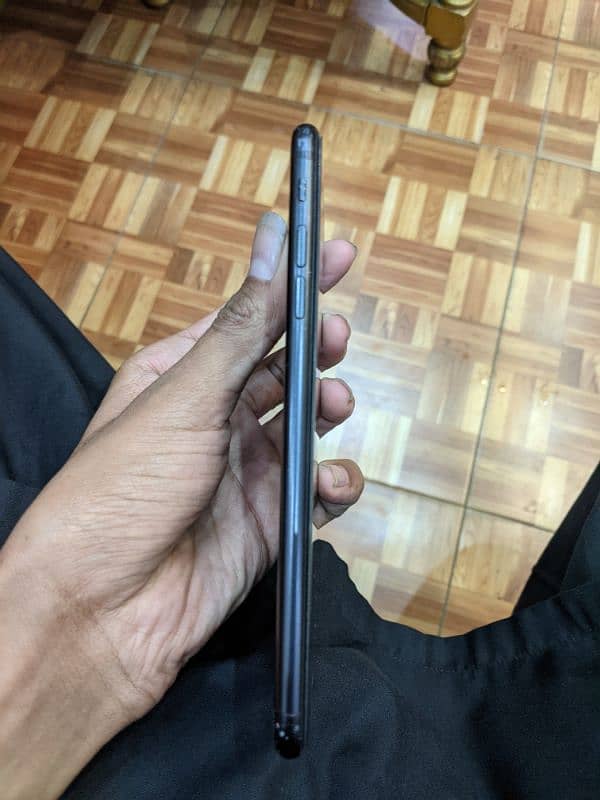 Iphone 7 plus PTA Approved 256 GB black color 4