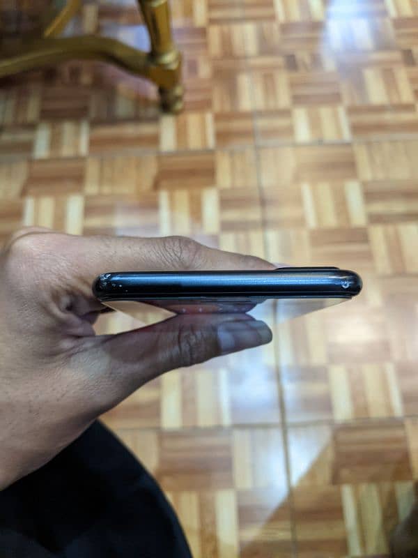 Iphone 7 plus PTA Approved 256 GB black color 5
