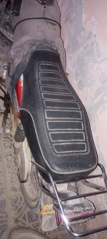 Cg 125 seat 0