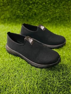 •  Material: Upper: Rexine, Sole: Rubber •  Product Type: