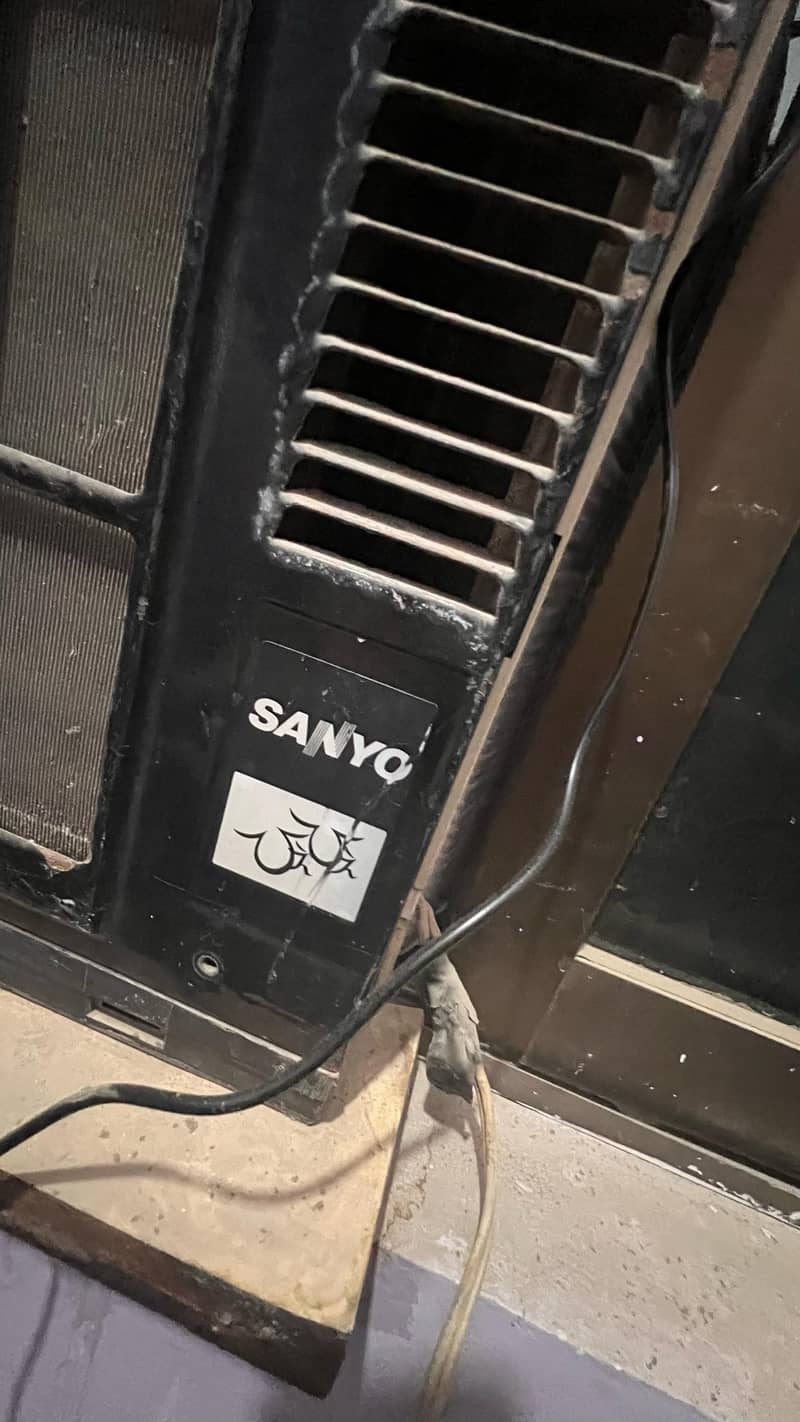 Sanyo Window AC 1