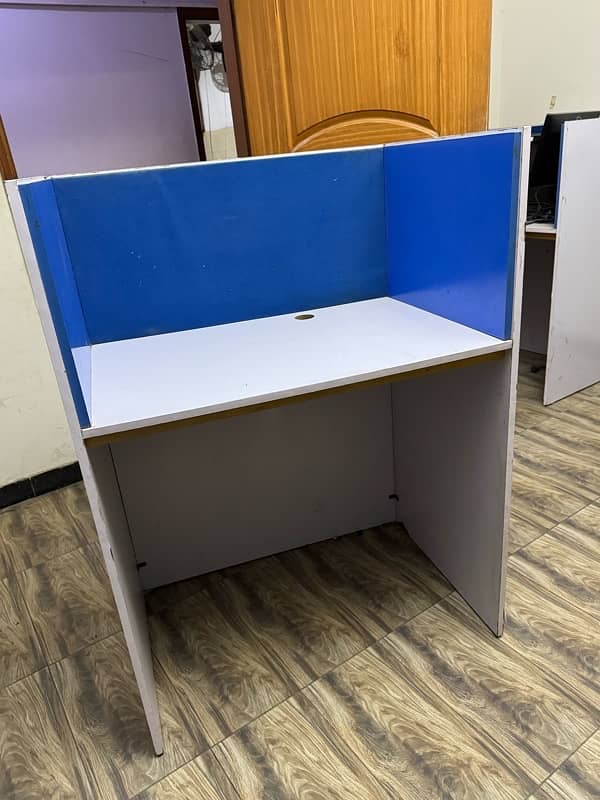 table counter for office use Available 11 pcs 3