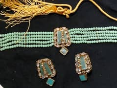 green jewellery set available condition 10/10