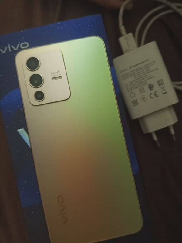 vivo v23 golden colr 0