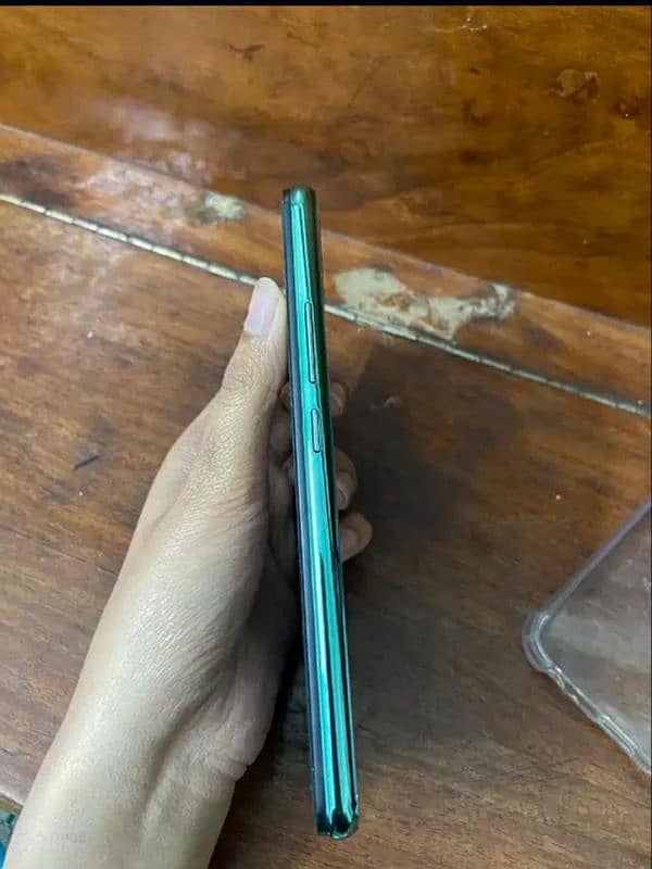 Vivo v17 2