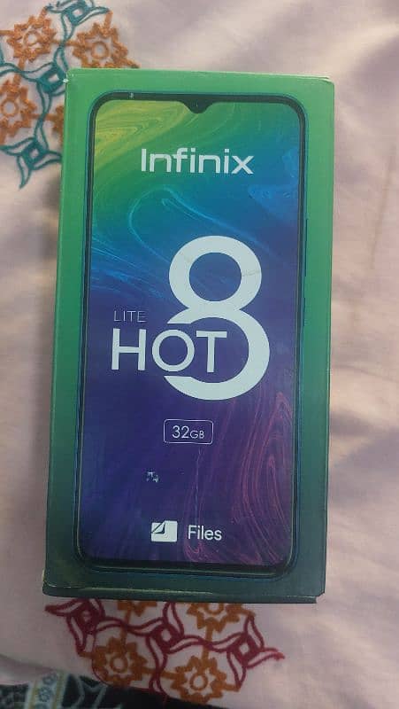 Infinix HOT 8 Lite 0