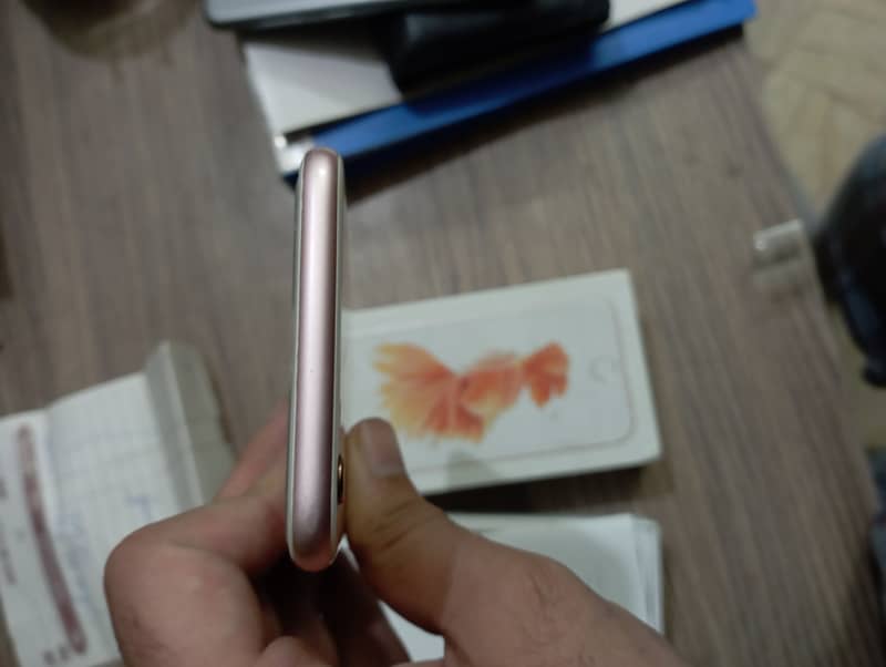 Apple iPhone 6S 2