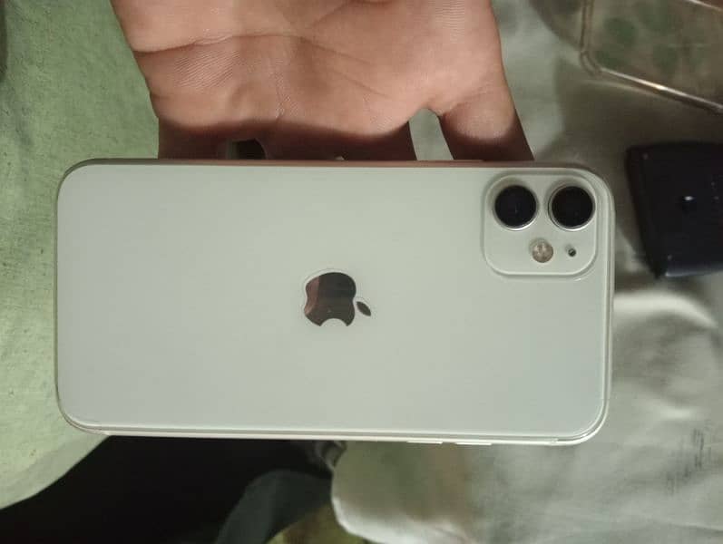 iPhone 11 on Pta  hai 4