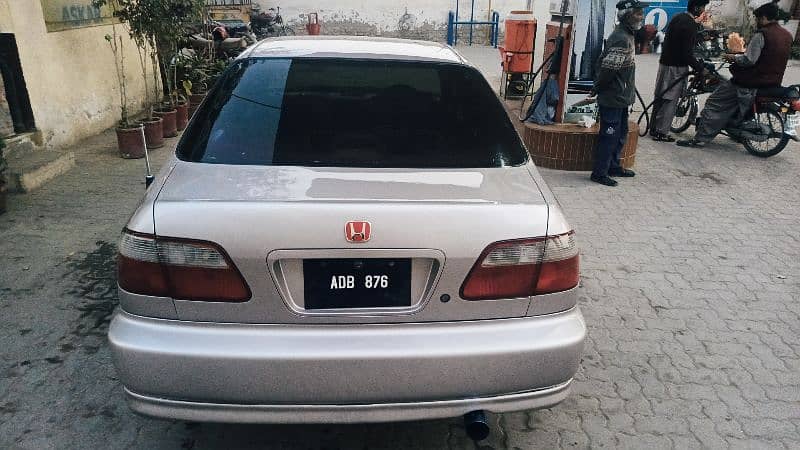 Honda Civic Oriel 2000 4