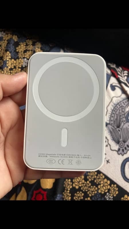 magsafe power bank. . 0
