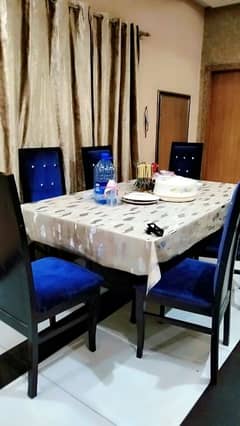 Dinning Table With 6 Chairs