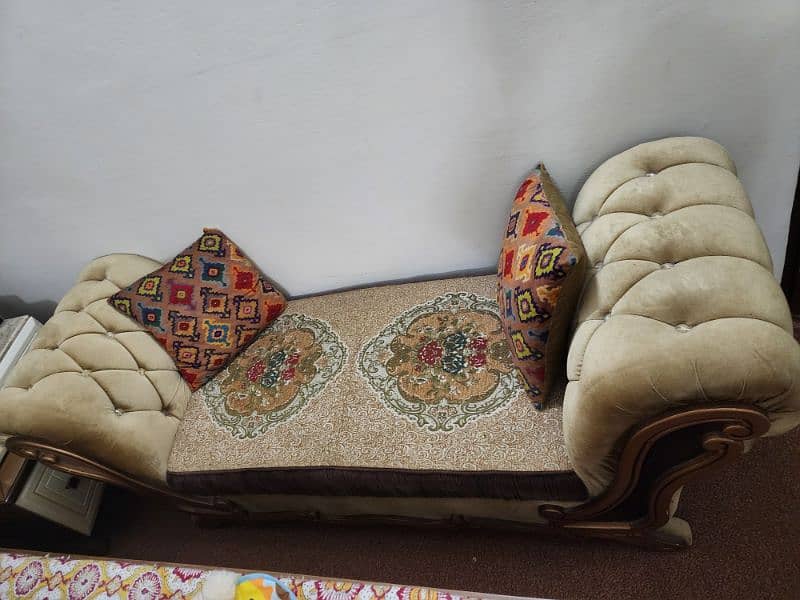 Dewan Sofa 0