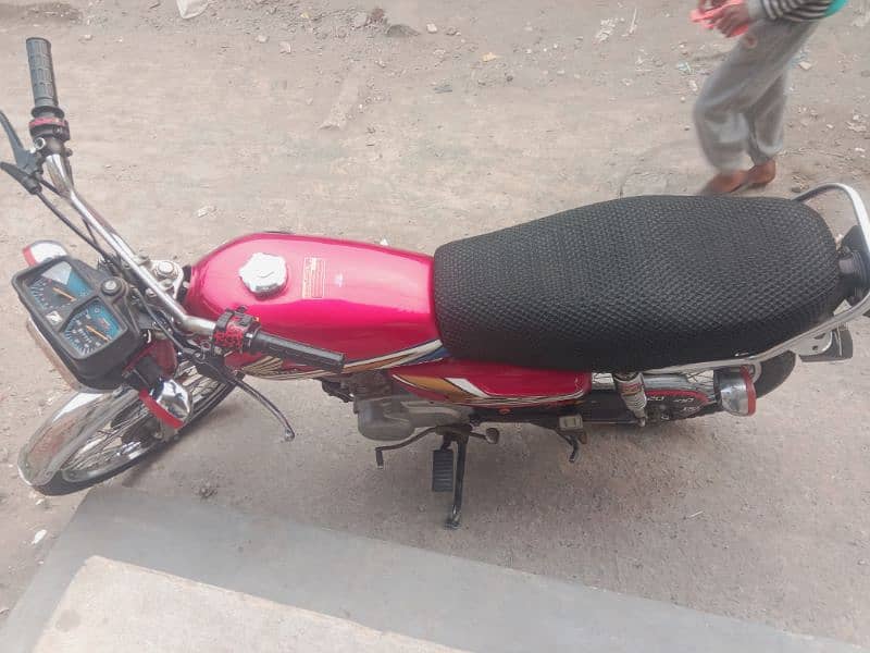 Honda 125 bike 8