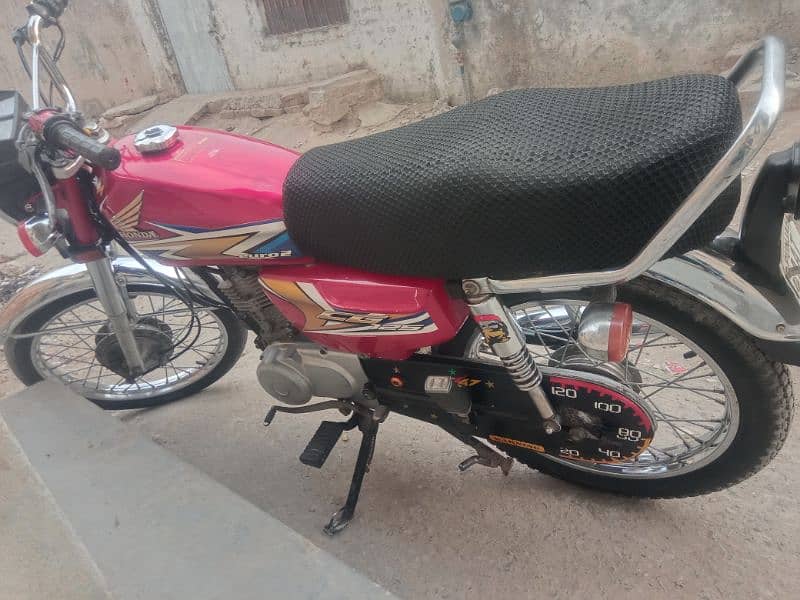 Honda 125 bike 11