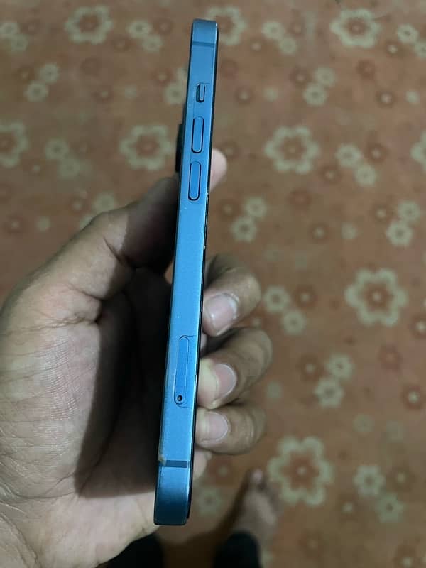 iPhone 13 2