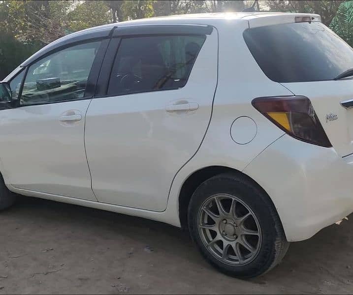 Toyota Vitz 2011 6