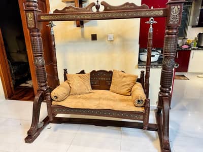 Jhoola For Sale in good Condition