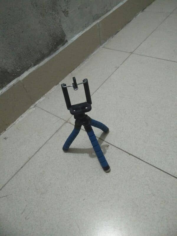 Mobile Stand For Sale 0