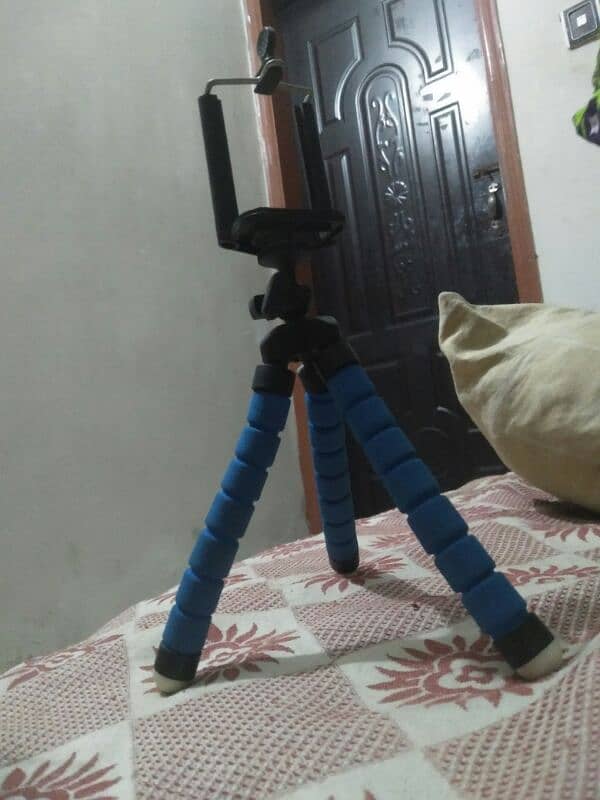 Mobile Stand For Sale 2