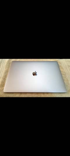MacBook Pro 2018 & 2019 15" Display with 4GB Graphics