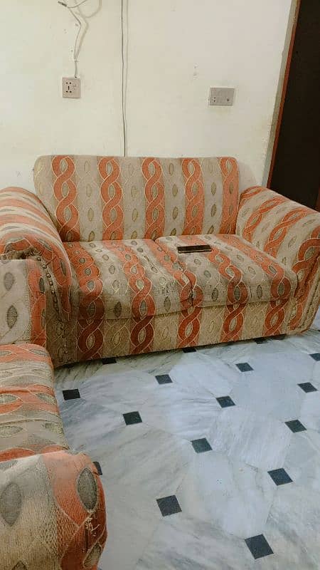 Urgent Sail  My 6 Seater Sofa Set in Good Condition 1