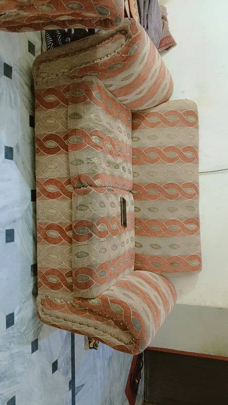 Urgent Sail  My 6 Seater Sofa Set in Good Condition 4
